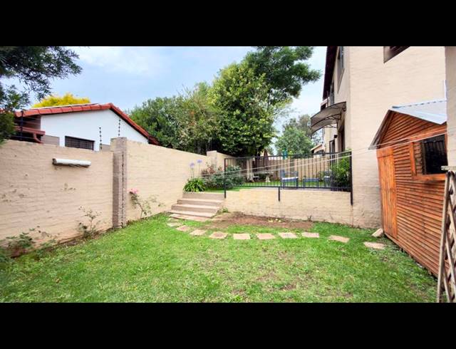3 BEDROOM DUPLEX FOR SALE IN HALFWAY GARDENS